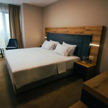 Hotel Via Serdika 4*